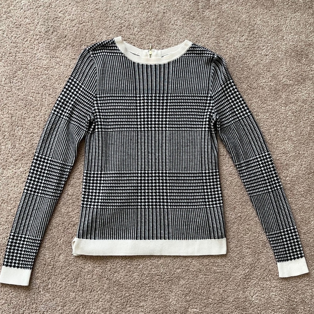 H&M plaid/houndstooth black/crime sweater